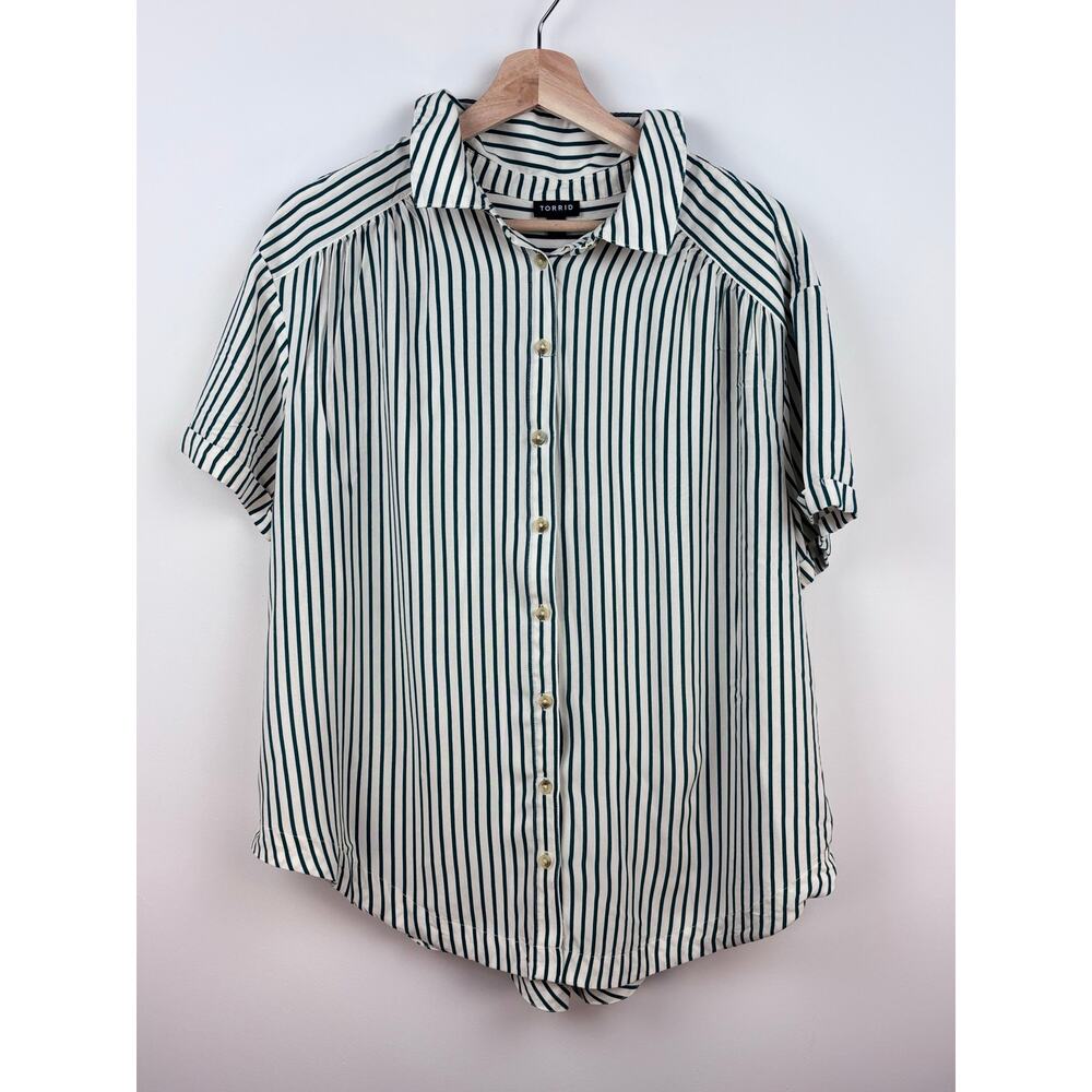🌿 Torrid Striped Button-Up Shirt | Size 1 (1X) | Green & White